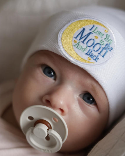 ILYBEAN "I Love You to the Moon" White Newborn Hat - Giggles & Glitter