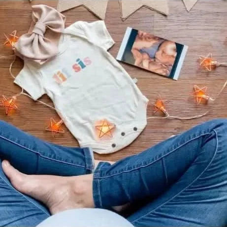 Organic Cotton "Lil Sis" Baby Onesie - Giggles & Glitter