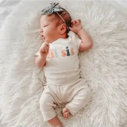Organic Cotton "Lil Sis" Baby Onesie - Giggles & Glitter