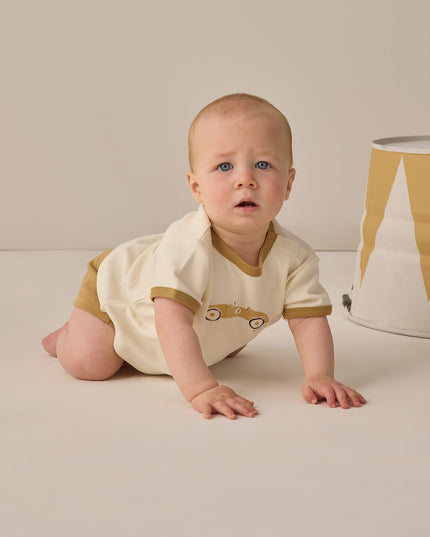 Baby wearing tee with car design